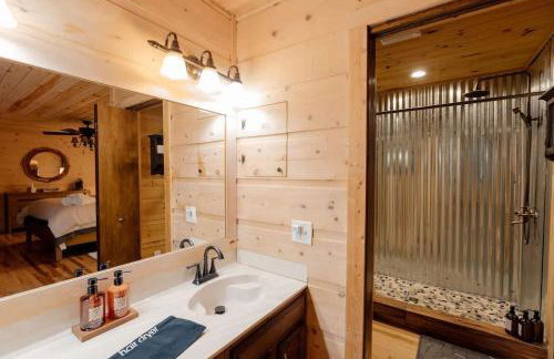 Home with Sauna & Hot Tub & Lake Access - Foto 28