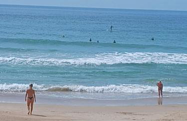 Apto 1 Quarto com Varanda e Estacionamento perto da praia - Foto 36