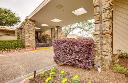 Lake Conroe Condo with Pool Access and Balcony! - Foto 22