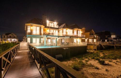 Spectacular 8 Bedroom Oceanfront Hamptons Beach House, Your Castle By The Sea ! - Foto 45