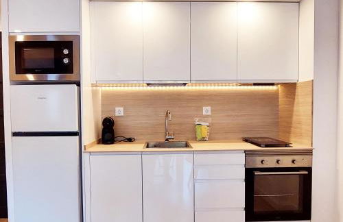 Primera Línea con Vistas al Mar y Piscina - Foto 16