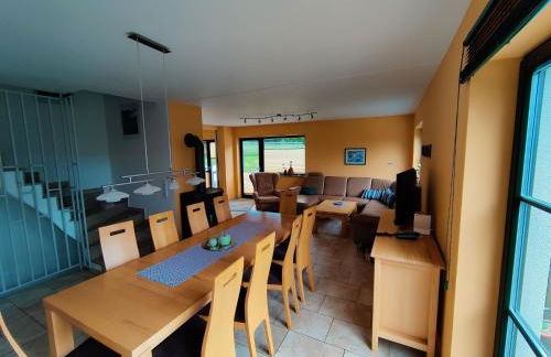 Spacious semi-detached house with wood stove located directly on the Rennsteig - Foto 37