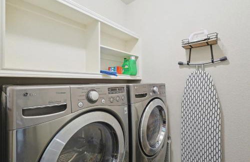 Vista Valley Vacay 5-BD w Pool & Cinema - Foto 41