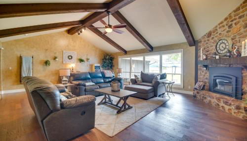 On-Site Lake Access Group Getaway in Afton - Foto 3