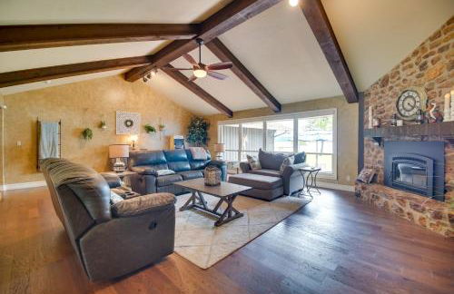 On-Site Lake Access Group Getaway in Afton - Foto 3