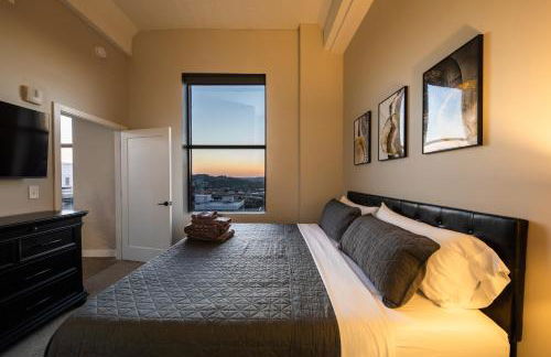 King Bed, Reds, Bengals, Free Parking, Downtown Cincy - Foto 15