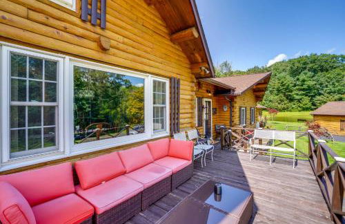 Elegant Hudson Valley Retreat with Hot Tub and Pond - Foto 35