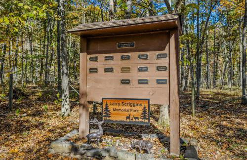 Camp Dancing Bears - Wifi, Riverfront, Pet Friendly, Fire Pit, Grill, Deck, Fishing, Games, Fireplace, King Bed - Photo 36