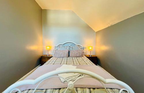 4-Bedroom House 5 mins to Beach & Parking - Foto 44