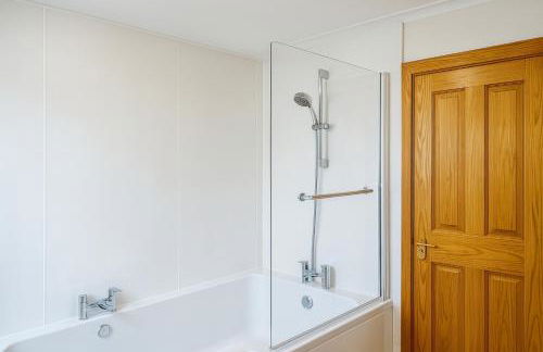 3 Bed Bungalow - Sleeps 6 - Pet Friendly - Parking - Foto 7