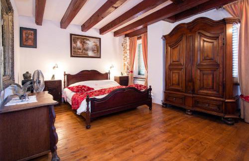 Authentic Dalmatian Hillside Escape With Pool, Sauna & BBQ - Photo 39