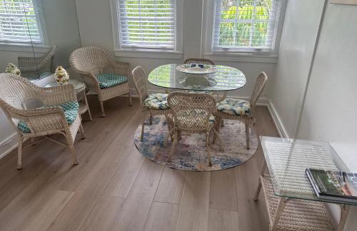 TROPICAL Palm Beach NEW SUITE 3 Beds 2 BEDRS &2BATHROOMS ENSUITE BEACH 5 MINOutdoorPOOL Garden - Photo 7