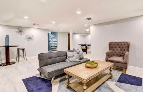 Luxurious Detroit Home - Walk to Golf and Park! - Photo 17