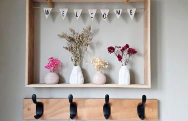 Newly Renovated 2 BDR Home - 5 Min to M5 - Foto 2