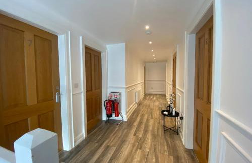 Rostrevor Valley 6-Br Sleeps 20 w Hot Tub & View - Photo 22