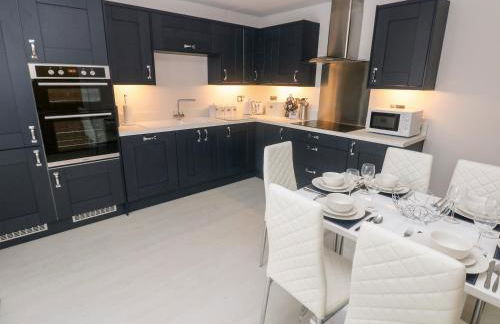 LunaRoxx, 6 Meadow Gardens, Kilgetty - Photo 6