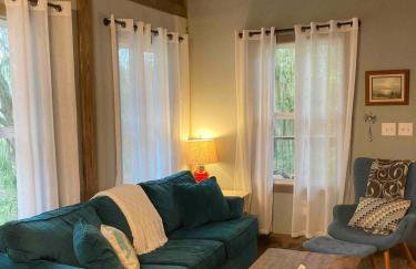 Tranquil Glamping near the Coast: Charming Rustic Cabin Rental in Midway, Georgia - Foto 15