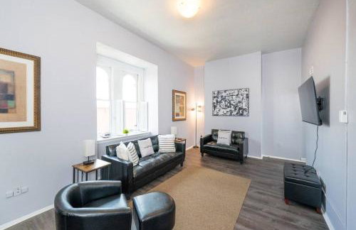 ROKU TVs - Washer & Dryer - QueenBeds - GroupStay - Foto 13