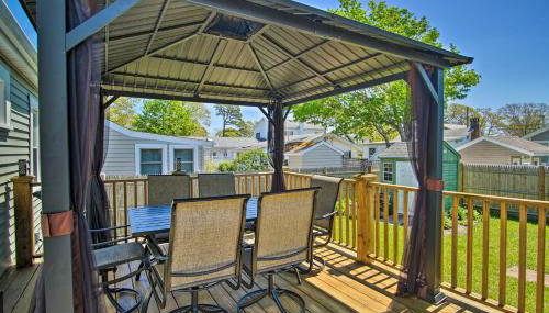 Walk to Swifts Beach! Classic Cottage with Deck - Foto 3