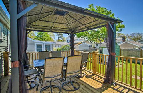 Walk to Swifts Beach! Classic Cottage with Deck - Foto 3