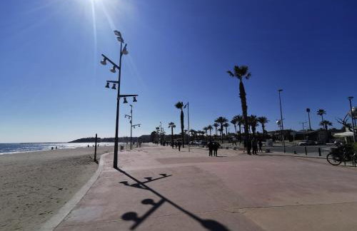 APARTAMENTO FAMILIAR a 100 mts de la Playa Reformado 2025 con WIFI - Photo 19