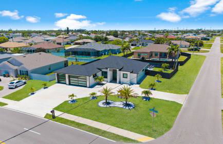 Relax & Play in Cape Coral Pool BBQ Family Fun - Foto 24