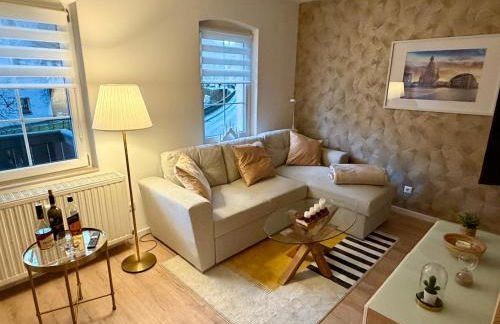 Ferienwohnung Kathy - Moderne, stilvolle Ferienwohnung mit Balkon, Sauna und kostenlosem Parkplatz im schönen Elbsandsteingebirge - Foto 1