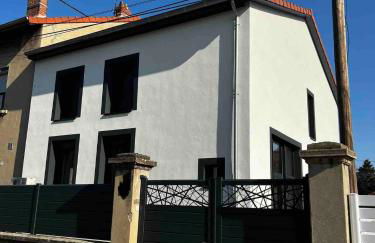 Agréable maison rénovée, en ville et au calme ! - Photo 1