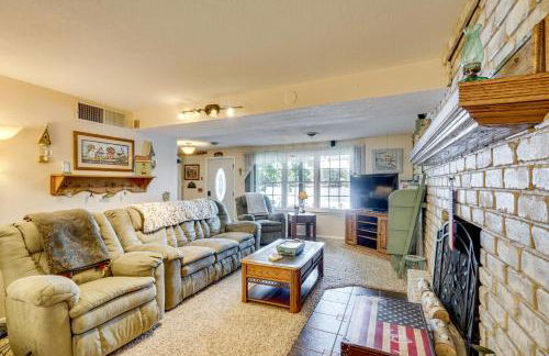 Lakefront and Dog-Friendly Gem in Gravois Mills - Foto 3