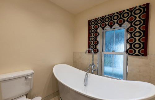 Riverside Manor - Photo 6