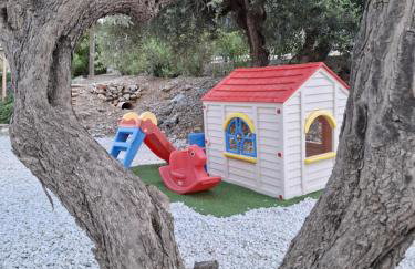 Valia's Beach Studios - Photo 19