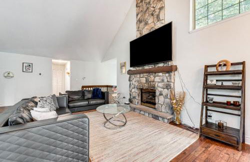 Cozy Wooded Retreat Big Bass Lake Home - Foto 4