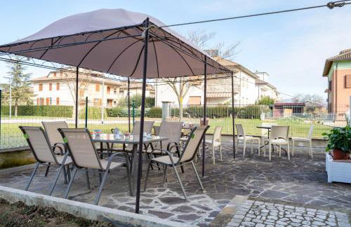 GuestHost - Casa del Giardino Apt with Shared Patio - Photo 4