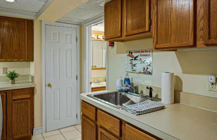 Frolic on Fern by Avantstay Enclosed Deck w/ Forest Views, Bar - Foto 58