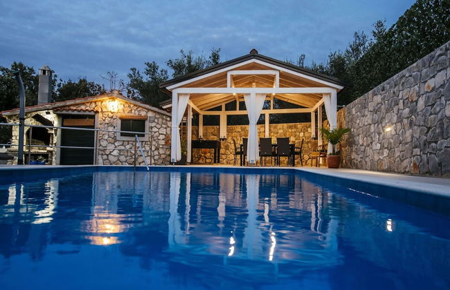 Beautiful Holiday Home in Mali Iz With Pool - Foto 14