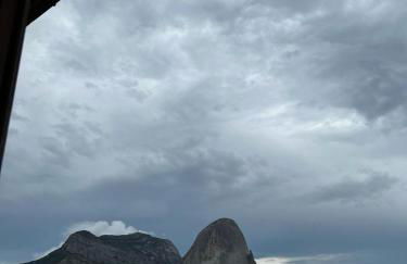 Suíte Charmosa Vista Azul - A melhor vista para a Pedra Azul - Photo 13