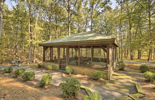 Couples Cabin - 5 Mi to DT Berkeley Springs! - Photo 3