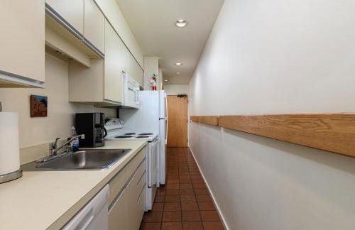 208 Village Gate Studio Bedroom Condo by RedAwning - Foto 22