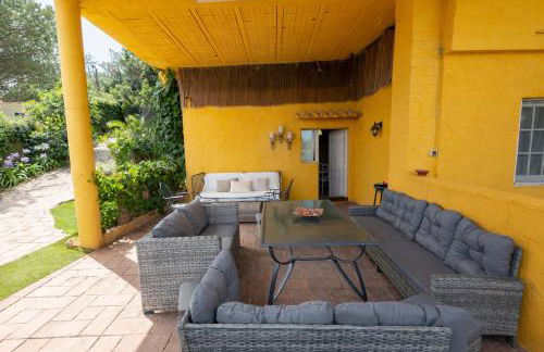 2 Private Abodes in One Magnificent Villa! - Foto 35