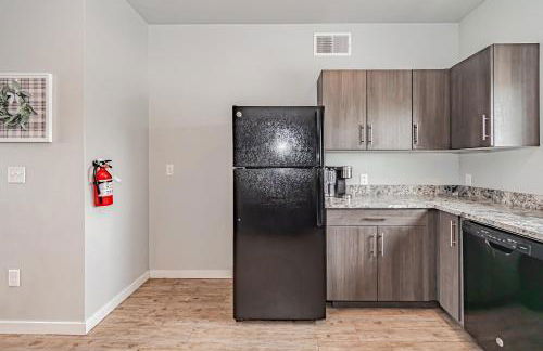 Bringham's Mill Apartments Perfect for Groups Full Kitchen Gym and Free Parking - Photo 47