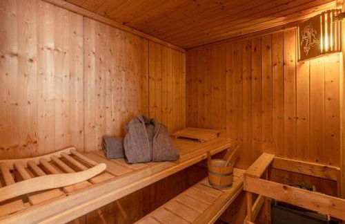 Nature Retreat Pool, Hot Tub, Sauna, Hiking-Caves - Photo 11