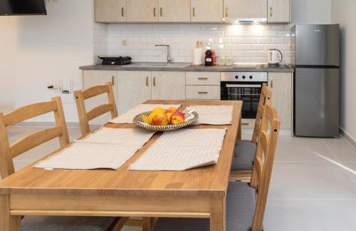 Το Σπίτι της Γιαγιάς 2 (Grandma's House 2) - Foto 30