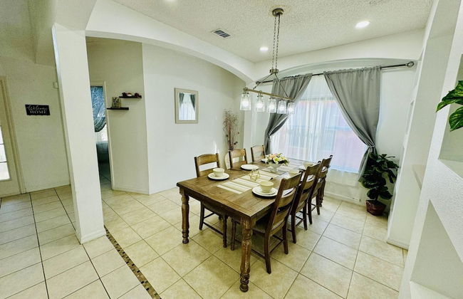 7/6.5 Beautiful Vacation Home With Private Pool, and Much More!! - Foto 11