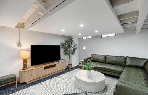 Arcade! Brand New MCM 4BR, Ping Pong, 4 Queens - Foto 13