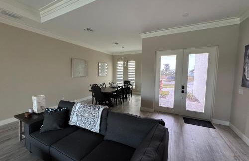 Brand New Luxury 4 bedroom heated pool home - Foto 20