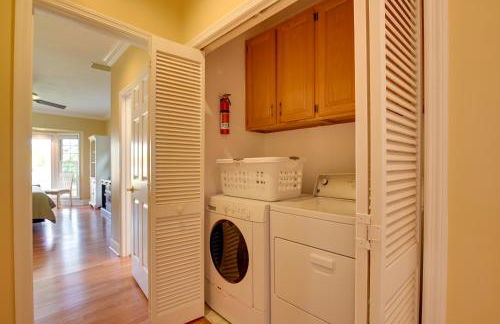 Cottage with Deck and Pool Access about 6 Mi to Beach - Foto 21