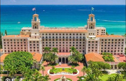 Stylish City Place WPB Escape King Bed and Den - Foto 40