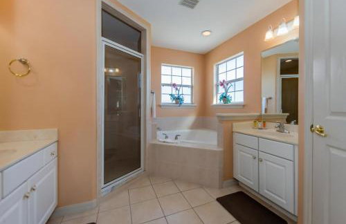 Magical Villa With Pool And Spa! Quiet Community - Foto 15