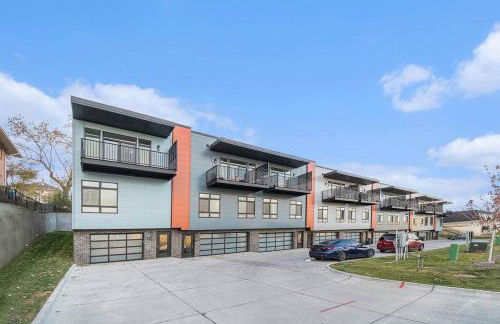 Luxurious Midtown Retreat with Elevator Access - Foto 9