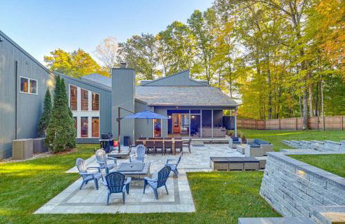 7 Mi to Skiing Lake George Home with Large Patio - Foto 41